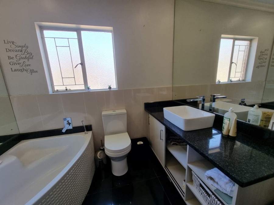 To Let 3 Bedroom Property for Rent in La Provance Free State